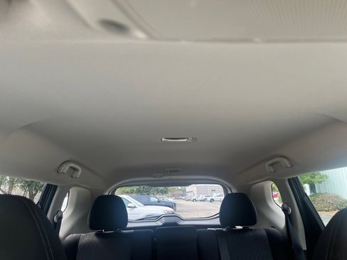 Used 2019 Nissan Rogue SV image 21