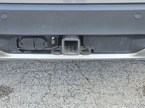 Used 2022 Ford Explorer XLT w/ Equipment Group 202A image 12