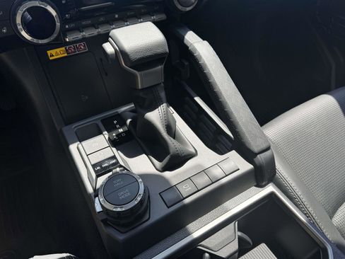 New 2026 Toyota 4Runner Limited AWD/4WD image 30