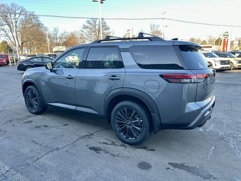 New 2026 Nissan Pathfinder SL image 7
