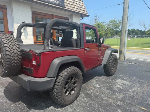 Used 2012 Jeep Wrangler Sport w/ Connectivity Group AWD/4WD image 13