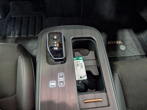 Used 2024 Nissan Ariya AWD image 23