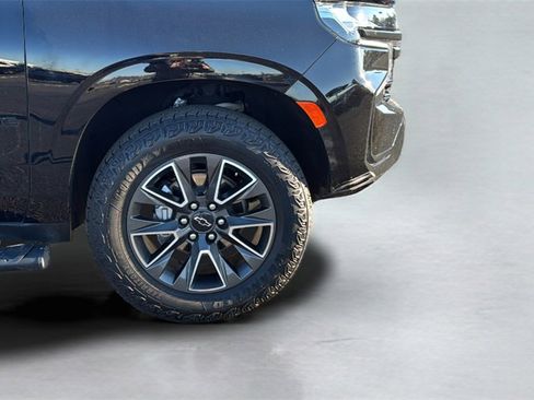 Used 2024 Chevrolet Tahoe Z71 w/ Luxury Package image 24
