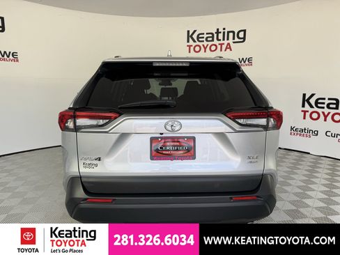 Used 2025 Toyota RAV4 XLE AWD/4WD image 6