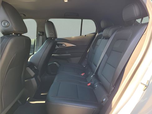 New 2026 Chevrolet Equinox EV LT image 7