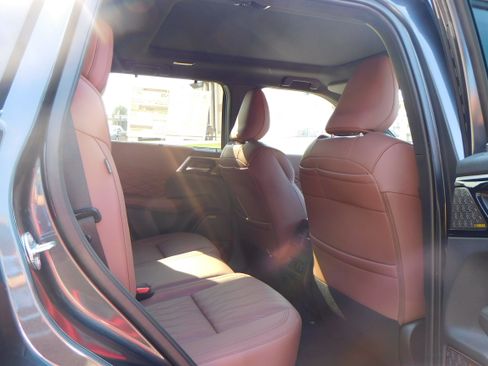 Used 2025 Mitsubishi Outlander SEL image 38