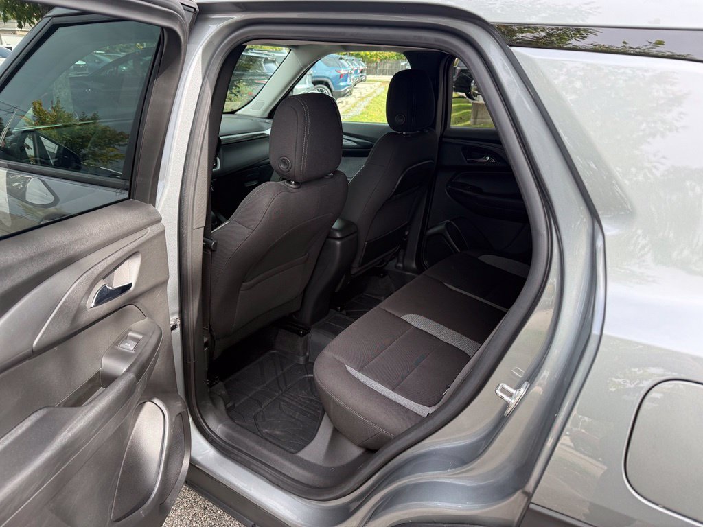Used 2024 Chevrolet TrailBlazer LT w/ Driver Confidence Package AWD/4WD image 11