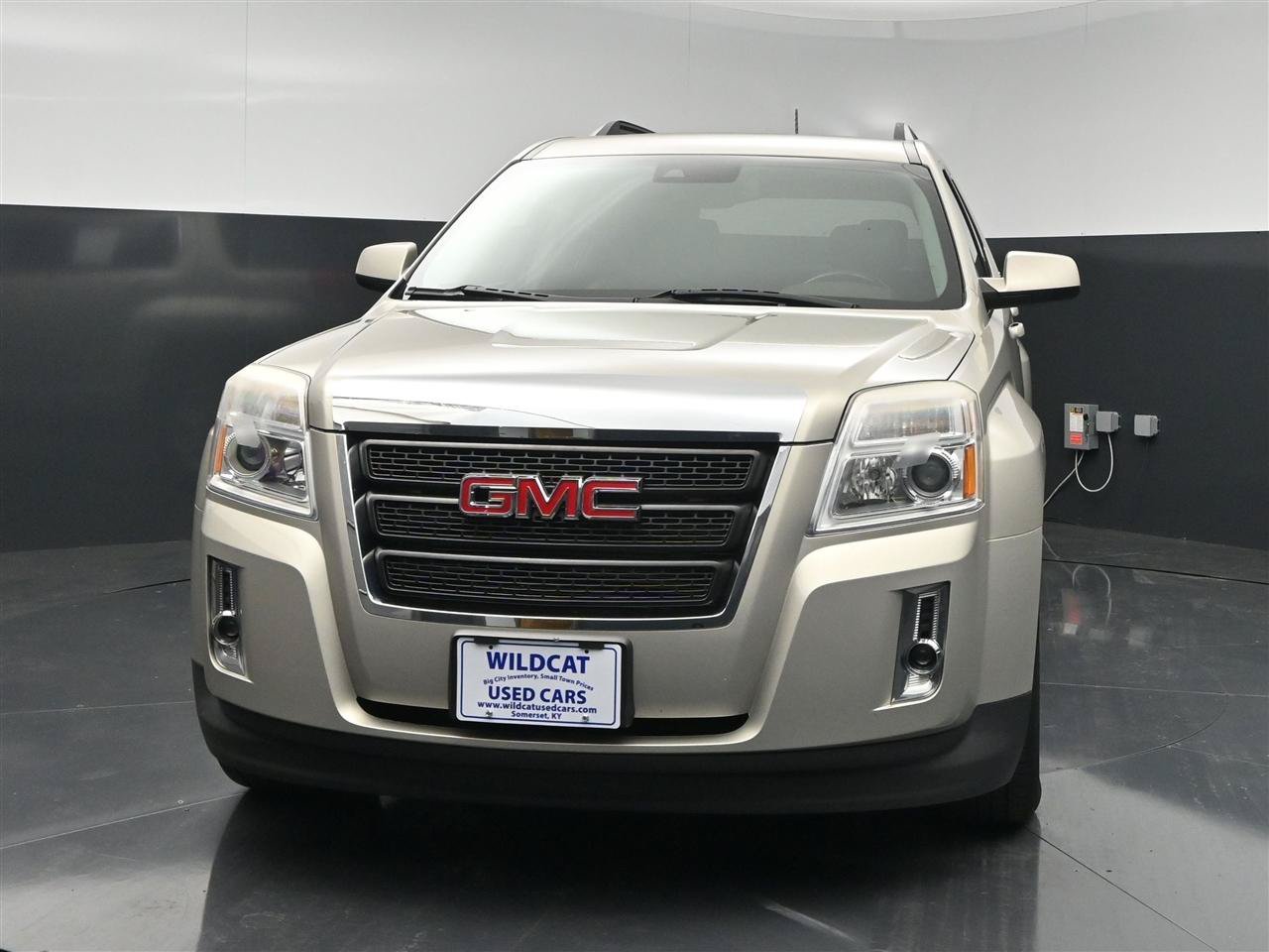 Used 2015 GMC Terrain SLT w/ Safety Package FWD image 2