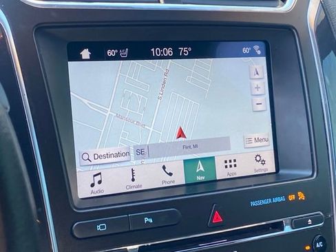 Used 2018 Ford Explorer Limited image 11