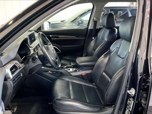 Used 2022 Kia Telluride EX AWD/4WD image 3