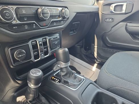 Used 2024 Jeep Wrangler Unlimited Sport AWD/4WD image 19