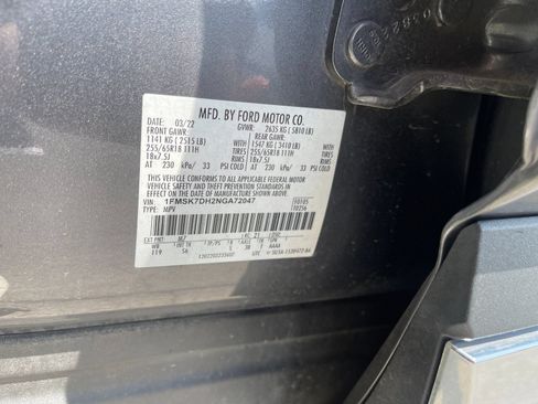 Used 2022 Ford Explorer XLT w/ Equipment Group 202A RWD image 32