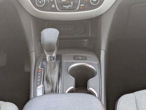 Used 2024 Chevrolet Equinox LT FWD image 19