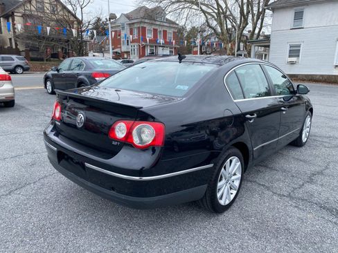 Used 2010 Volkswagen Passat Komfort image 5