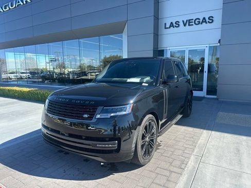 Used 2025 Land Rover Range Rover SE AWD/4WD image 1