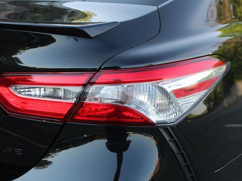 Used 2020 Toyota Camry SE FWD image 36