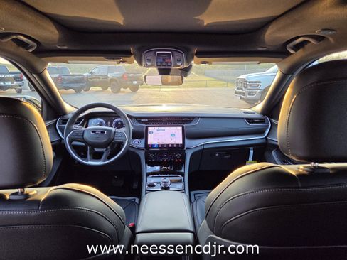 New 2025 Jeep Grand Cherokee Limited image 21