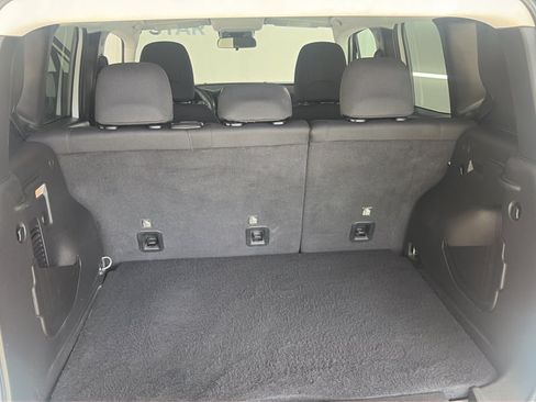Used 2023 Jeep Renegade Latitude AWD/4WD image 24