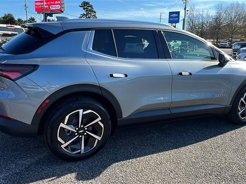 New 2026 Chevrolet Equinox EV LT image 5