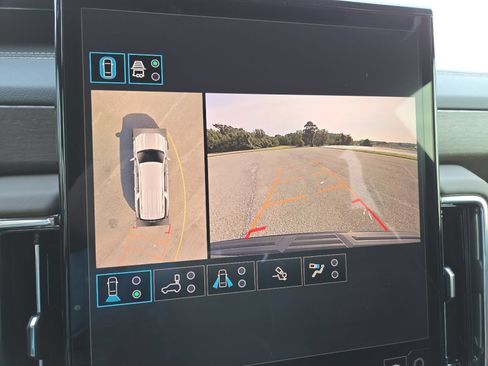 New 2026 GMC Yukon XL Denali Ultimate w/ LPO, Floor Liner Package AWD/4WD image 11