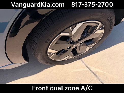 Certified 2024 Kia Niro Wave FWD image 9