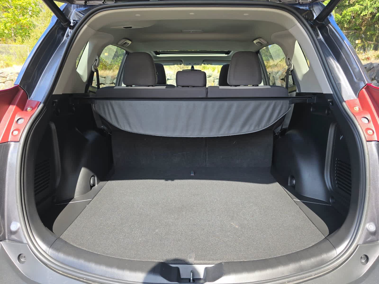 Used 2015 Toyota RAV4 XLE AWD/4WD image 28