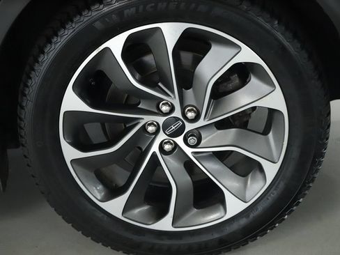 Used 2021 Lincoln Nautilus Reserve AWD/4WD image 39