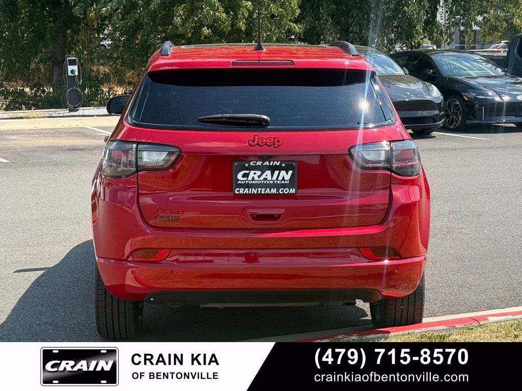 Used 2024 Jeep Compass Limited AWD/4WD image 6