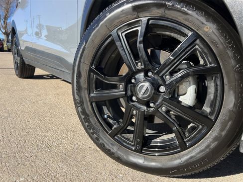 Certified 2023 Nissan Kicks SV image 8