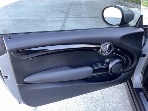 Used 2022 MINI Cooper S image 8