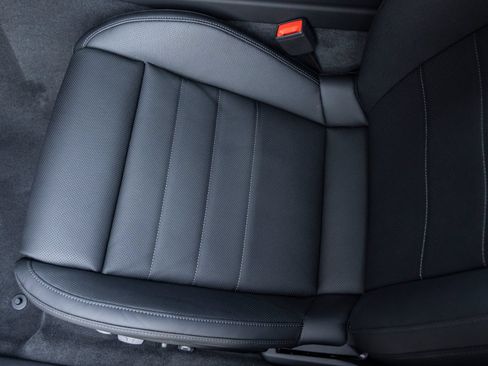 Certified 2025 Porsche Panamera 4 AWD/4WD image 25