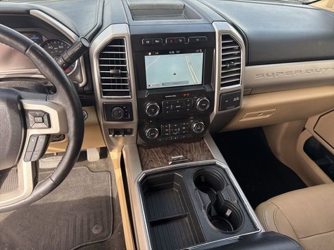 Used 2017 Ford F350 Lariat w/ Lariat Ultimate Package image 9