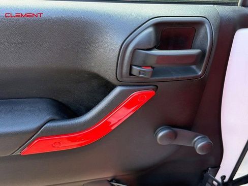 Used 2017 Jeep Wrangler Sport AWD/4WD image 16