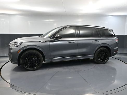 Used 2025 Lincoln Aviator Reserve w/ Jet Appearance Package image 12