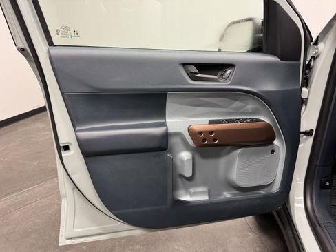 Used 2024 Ford Maverick Lariat image 17