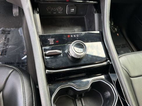 Used 2023 Jeep Grand Cherokee Limited w/ Luxury Tech Group II AWD/4WD image 18