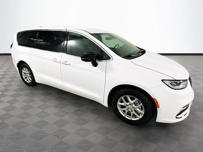 New 2026 Chrysler Pacifica Select