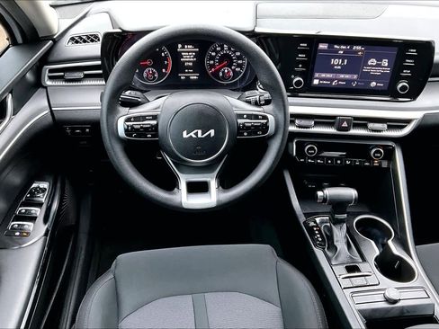 Used 2023 Kia K5 LXS image 5