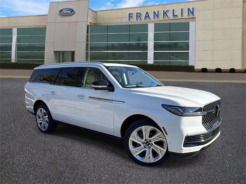 New 2025 Lincoln Navigator L Reserve image 1