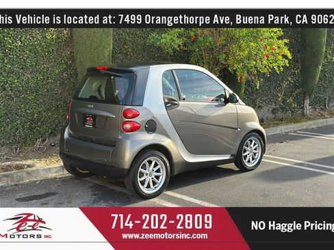 Used 2010 smart fortwo passion RWD image 6