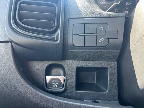 Used 2023 RAM ProMaster 2500 FWD image 17