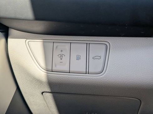 Used 2023 Genesis G70 2.0T image 31