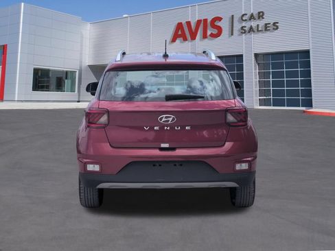 Used 2025 Hyundai Venue SEL FWD image 7