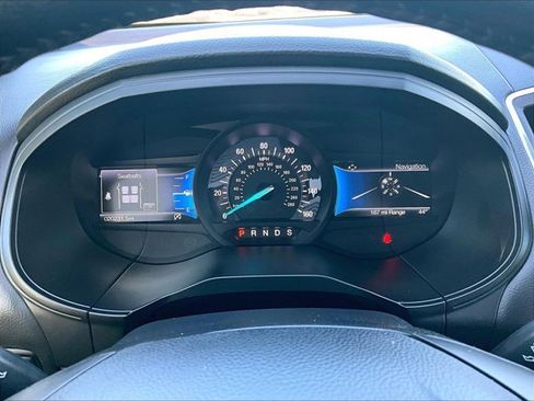 Used 2022 Ford Edge Titanium w/ Equipment Group 301A image 21