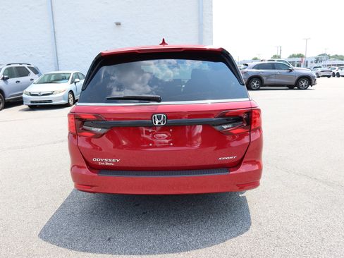 Certified 2024 Honda Odyssey Sport image 5