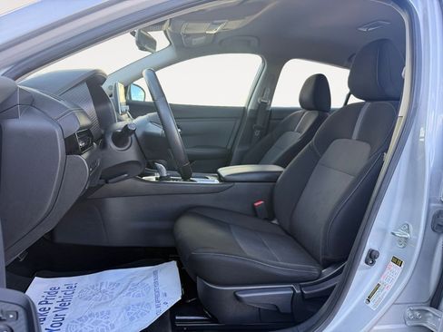 Used 2022 Nissan Sentra SV w/ Electronics Package image 9