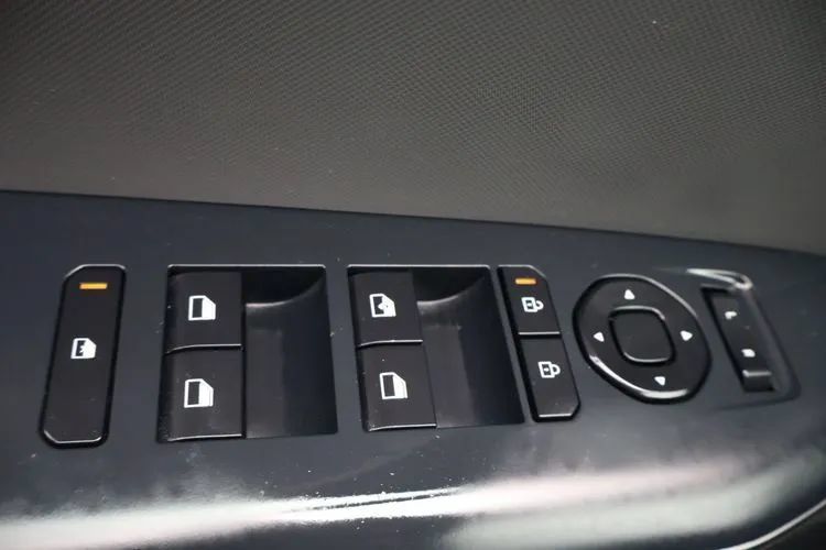 Used 2025 Kia K4 FWD image 20