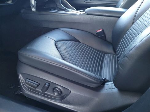 Used 2023 Toyota Camry SE image 15