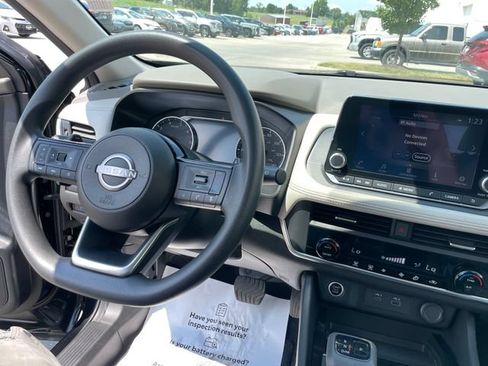 Used 2023 Nissan Rogue SV AWD/4WD image 15