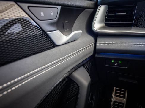 New 2026 Volkswagen Tiguan SE R-Line FWD image 36